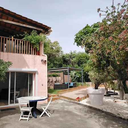 Boulouris Entre Et Piscine