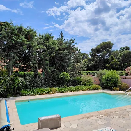Apartment Boulouris Entre Et Piscine