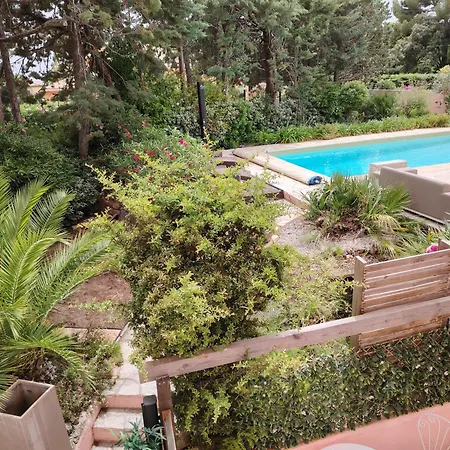 Apartment Boulouris Entre Et Piscine